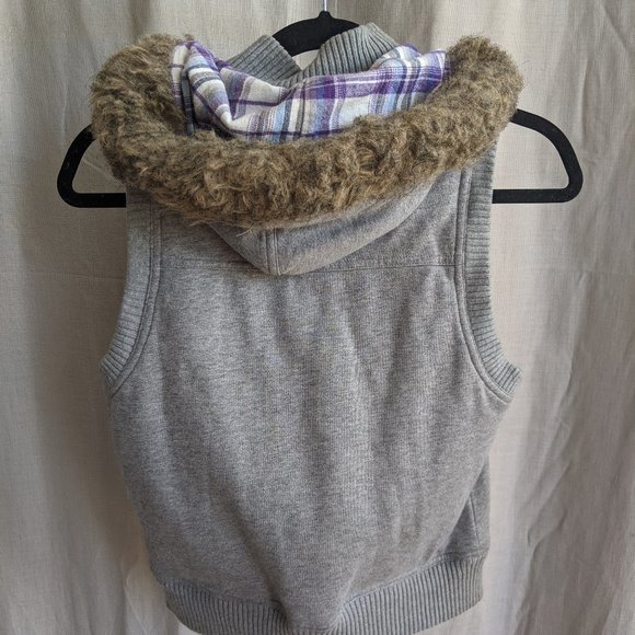 Hooded Vest - Picture 3 of 5